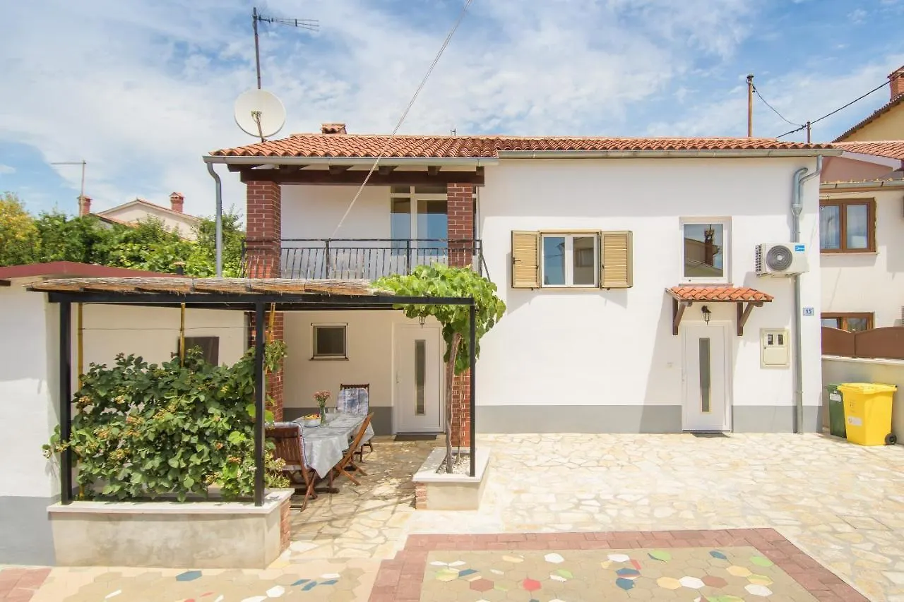 Holiday Home Giovanni Vabriga With Private Jacuzzi Tar-Vabriga