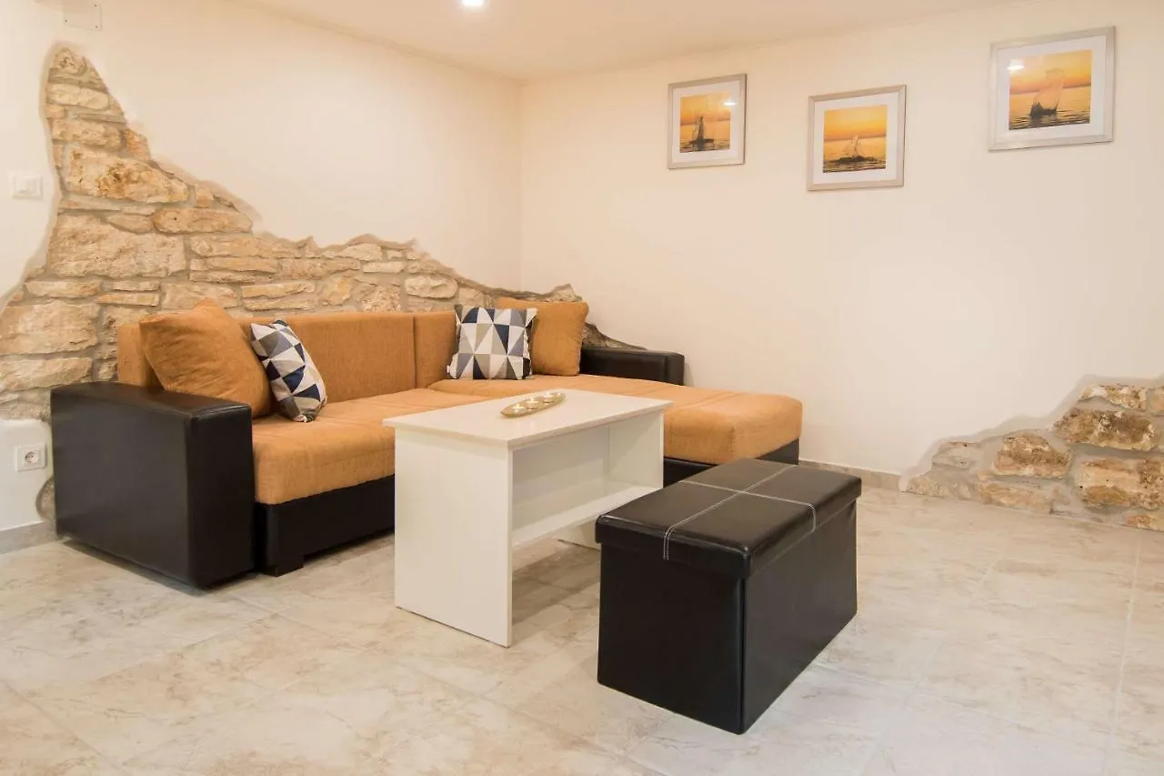 Holiday Home Giovanni Vabriga With Private Jacuzzi Tar-Vabriga クロアチア
