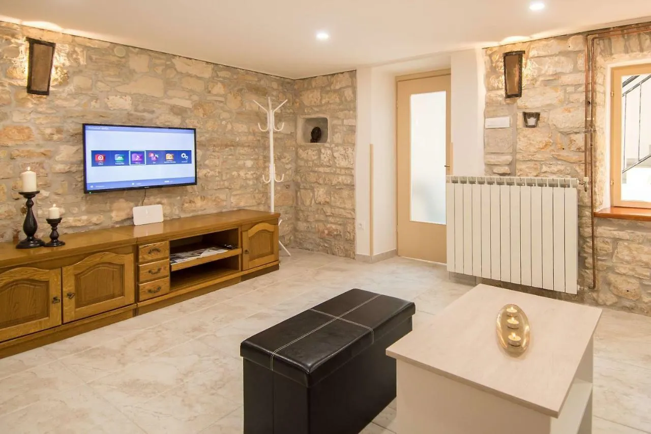 Holiday Home Giovanni Vabriga With Private Jacuzzi Tar-Vabriga