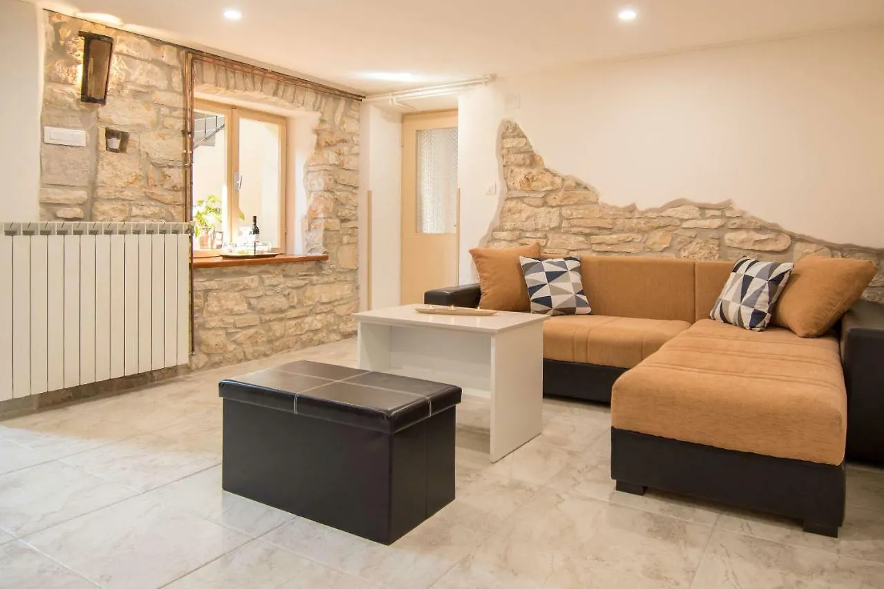 Holiday Home Giovanni Vabriga With Private Jacuzzi Tar-Vabriga